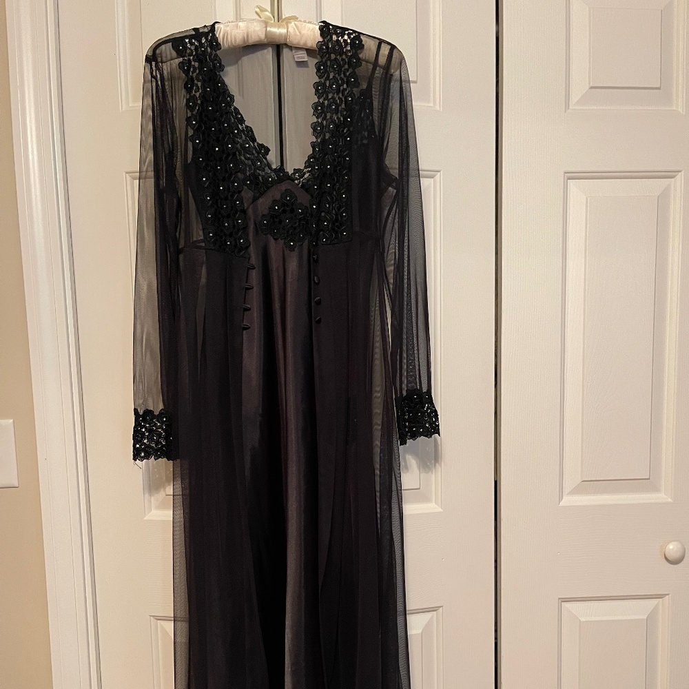 Chico’s Black Satin Peignoir Nightgown & Robe Set – Elegant Sleepwear Lingerie S